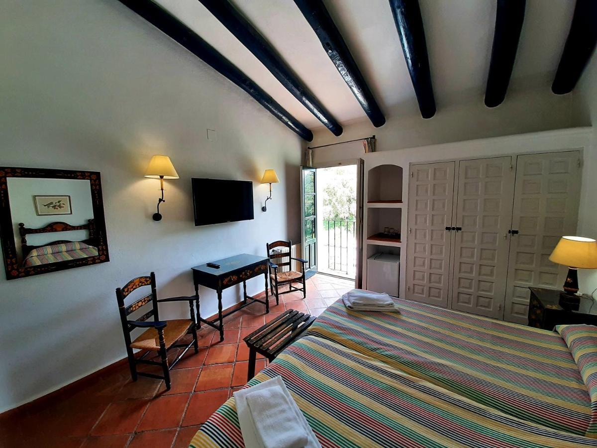 Finca Valbono Apartamentos Rurales Y Hotel Aracena Bagian luar foto