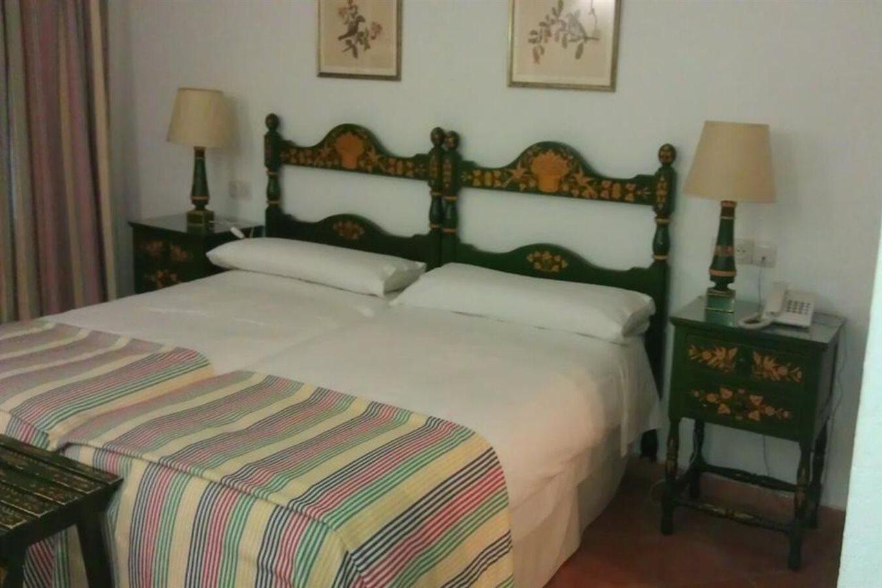 Finca Valbono Apartamentos Rurales Y Hotel Aracena Bagian luar foto