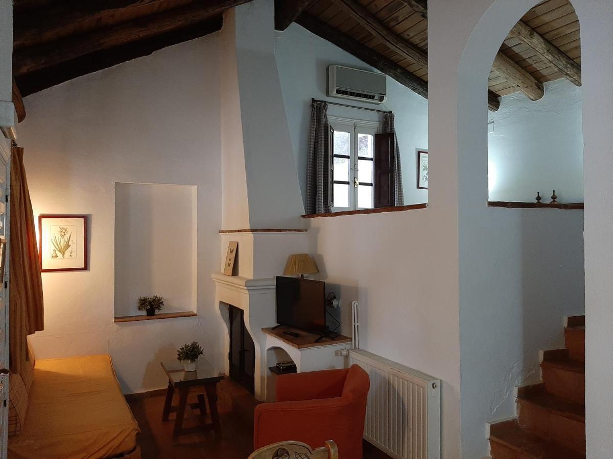 Finca Valbono Apartamentos Rurales Y Hotel Aracena Bagian luar foto