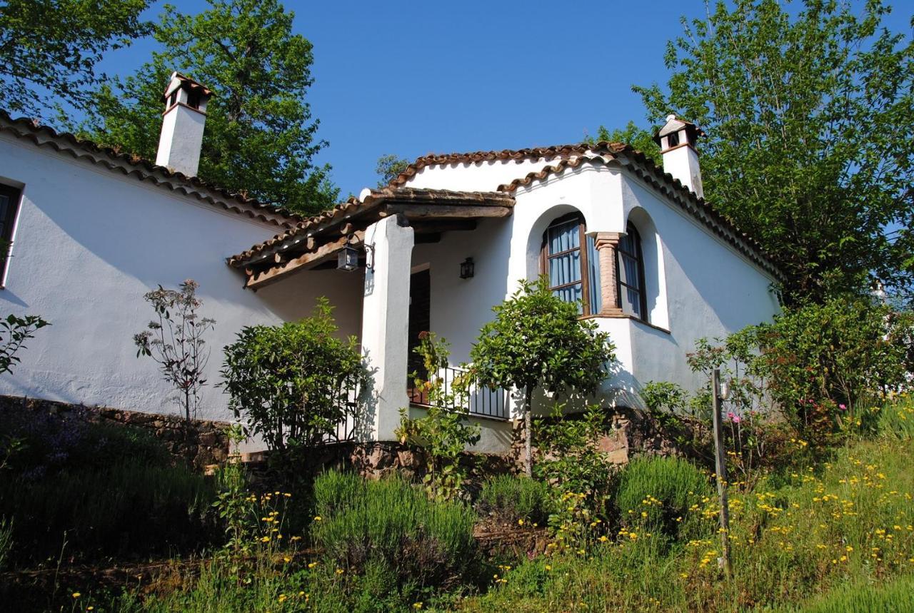 Finca Valbono Apartamentos Rurales Y Hotel Aracena Bagian luar foto