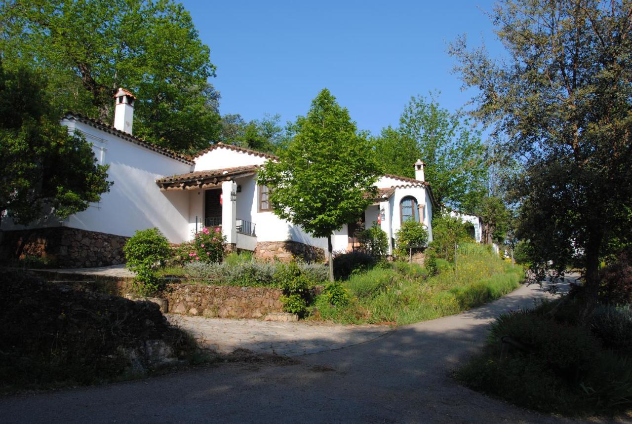 Finca Valbono Apartamentos Rurales Y Hotel Aracena Bagian luar foto
